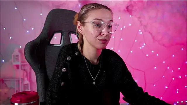 Snapshot of PhilippaAdamas chatting on March 8, 2025, 5:49 am PhilippaAdamas online show from March 8, 2025, 5:49 am