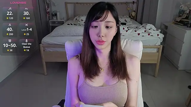 joycemilka online show from June 18, 2026, 6:35 am