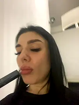 MaeveMoon online show from October 31, 2025, 4:08 pm