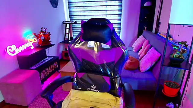 cherryy bombshelll online show from March 24, 2026, 3:06 pm