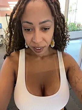 dianagolley420 online show from February 11, 2025, 3:08 pm