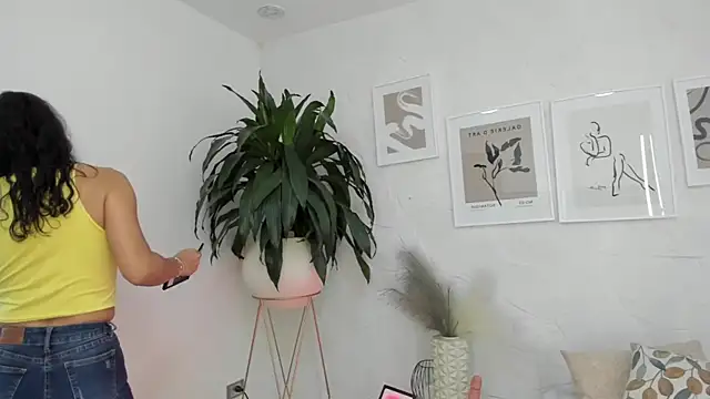 mariia juana  online show from February 16, 2025, 11:59 am