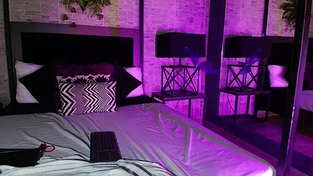 Snapshot of Hellen_Hell_ chatting on March 20, 2025, 10:07 pm Hellen Hell online show from March 20, 2025, 10:07 pm