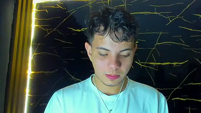 Alessandro 1610 online show from April 7, 2026, 3:40 am