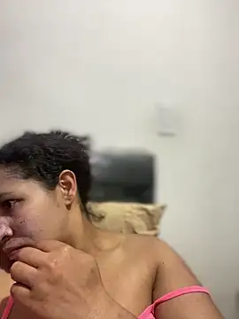 Snapshot of Carola-Ross chatting on October 19, 2025, 5:46 pm Carola-Ross online show from October 19, 2025, 5:46 pm