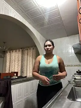 Snapshot of Carola-Ross chatting on November 11, 2025, 5:35 pm Carola-Ross online show from November 11, 2025, 5:35 pm