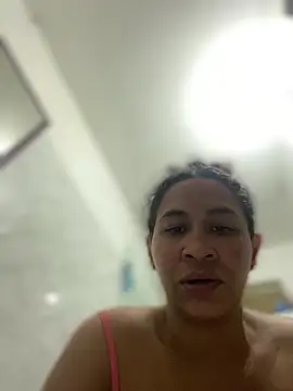 Snapshot of Carola-Ross chatting on December 14, 2025, 5:29 pm Carola-Ross online show from December 14, 2025, 5:29 pm