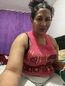 Snapshot of Carola-Ross chatting on April 27, 2026, 5:22 pm Carola-Ross online show from April 27, 2026, 5:22 pm