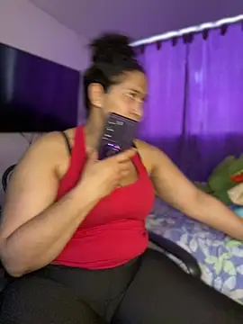 Snapshot of Carola-Ross chatting on May 15, 2026, 5:53 pm Carola-Ross online show from May 15, 2026, 5:53 pm