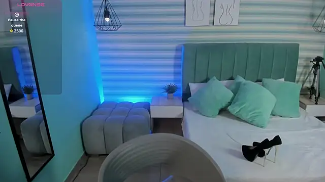 abby apple online show from October 2, 2025, 12:34 pm