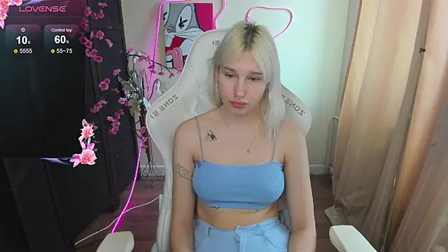 EvelinaLuu online show from March 28, 2026, 3:06 am