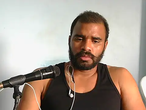 Snapshot of YOX22 chatting on February 10, 2026, 9:19 pm YOX22 online show from February 10, 2026, 9:19 pm