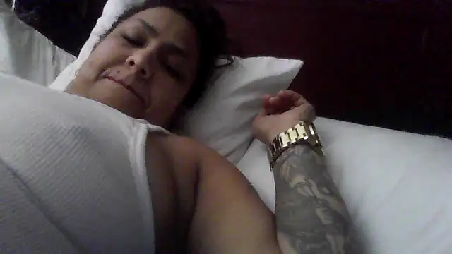Snapshot of SweetSexyLatina chatting on May 22, 2026, 12:00 pm SweetSexyLatina online show from May 22, 2026, 12:00 pm