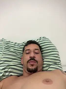 Snapshot of MateusBH123 chatting on February 2, 2026, 2:32 am MateusBH123 online show from February 2, 2026, 2:32 am