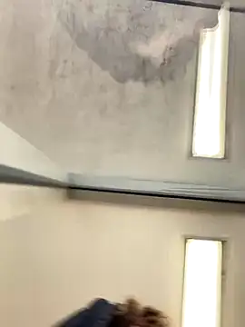 phlfeet215 online show from December 15, 2025, 7:29 pm