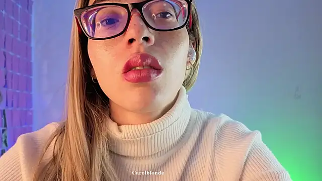 Snapshot of Carolblonde chatting on December 3, 2025, 1:02 am Carolblonde online show from December 3, 2025, 1:02 am