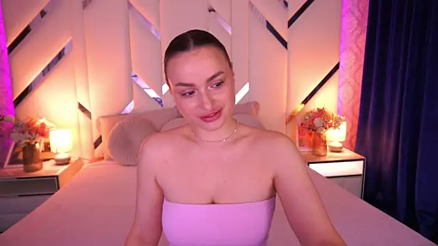 LindsieGreyy online show from April 6, 2026, 6:36 am