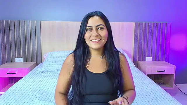 Mia cm online show from February 10, 2025, 7:17 pm