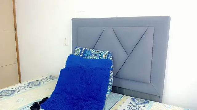 dominic 00 online show from November 5, 2025, 7:14 pm