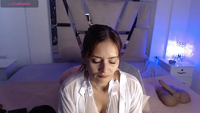 Snapshot of KathyLee69_ chatting on October 26, 2025, 9:42 pm KathyLee69 online show from October 26, 2025, 9:42 pm