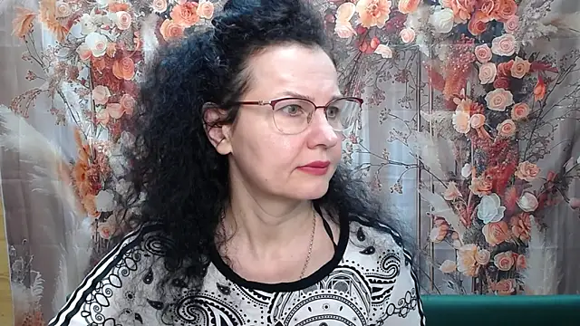 Snapshot of Miroslava_Happi chatting on April 24, 2026, 5:43 am Miroslava Happi online show from April 24, 2026, 5:43 am