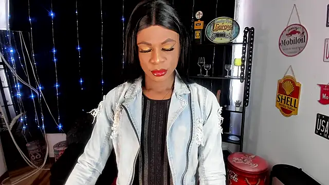 anuvyz miller  online show from March 21, 2026, 1:16 pm