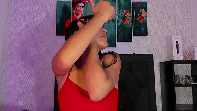 Selena fox7 online show from October 29, 2025, 4:04 am