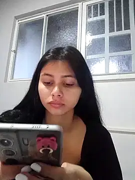 CHLOE ISABELL online show from September 18, 2025, 5:15 pm