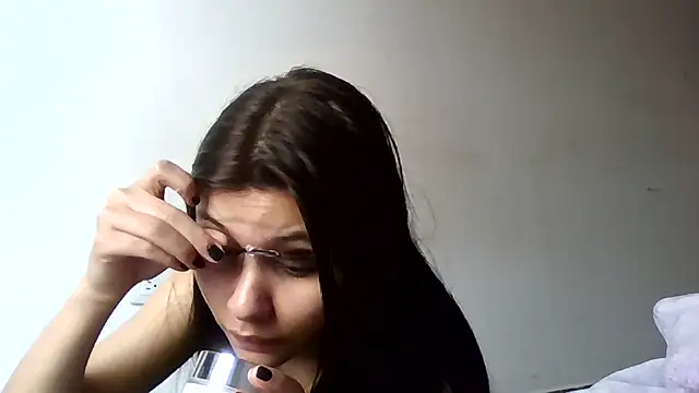 CHLOE ISABELL online show from April 13, 2026, 4:56 pm