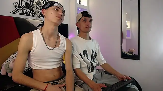 Snapshot of MaikyCooper chatting on February 28, 2025, 5:15 am MaikyCooper online show from February 28, 2025, 5:15 am