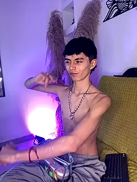 Snapshot of MaikyCooper chatting on September 13, 2025, 8:08 pm MaikyCooper online show from September 13, 2025, 8:08 pm