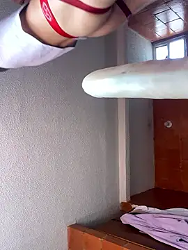 Snapshot of MaikyCooper chatting on September 26, 2025, 2:43 pm MaikyCooper online show from September 26, 2025, 2:43 pm