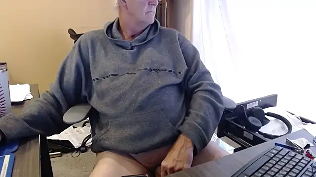 Snapshot of olderandwiser2 chatting on September 9, 2025, 6:18 pm olderandwiser2 online show from September 9, 2025, 6:18 pm