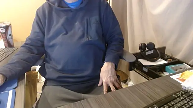 olderandwiser2 online show from November 23, 2025, 4:34 am