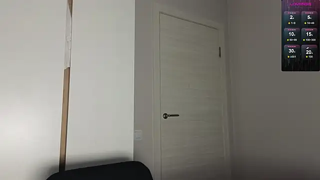 Sakura Moore online show from November 15, 2025, 2:57 pm