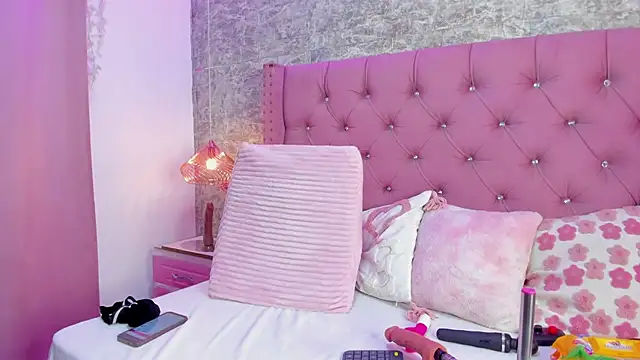 Snapshot of BrithanyParker_ chatting on January 6, 2026, 10:01 pm BrithanyParker online show from January 6, 2026, 10:01 pm