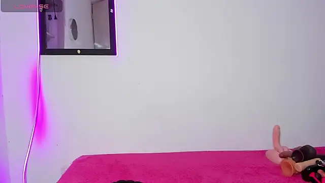 Snapshot of MELINAMARTINS chatting on June 5, 2026, 9:42 pm MELINAMARTINS online show from June 5, 2026, 9:42 pm