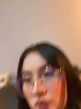 ValentinaOrtiz3 online show from October 2, 2025, 3:46 am