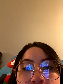 ValentinaOrtiz3 online show from October 19, 2025, 12:44 am