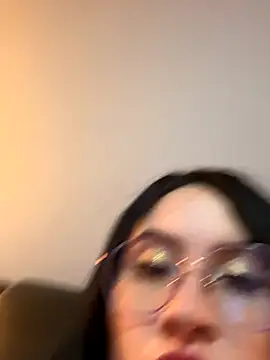 ValentinaOrtiz3 online show from November 8, 2025, 12:00 am