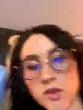 ValentinaOrtiz3 online show from December 15, 2025, 11:31 pm