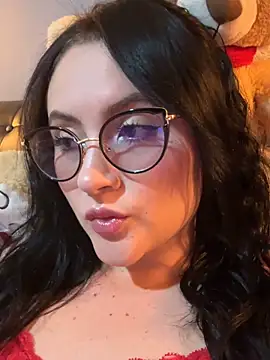 ValentinaOrtiz3 online show from December 22, 2025, 11:24 pm