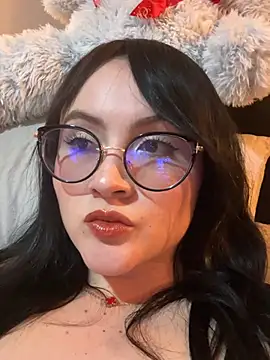 ValentinaOrtiz3 online show from February 12, 2026, 11:22 pm