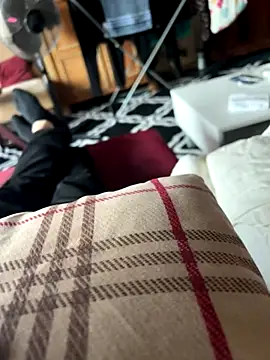 Snapshot of key18cm chatting on October 18, 2025, 3:35 pm key18cm online show from October 18, 2025, 3:35 pm