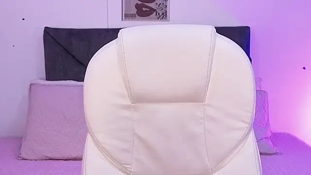 sara sharma  online show from November 5, 2025, 2:39 pm