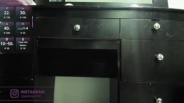 Snapshot of crystal_beennz chatting on December 5, 2025, 3:26 am crystal beennz online show from December 5, 2025, 3:26 am