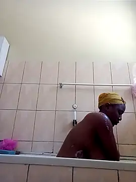 Coco Nile online show from October 22, 2025, 8:58 am