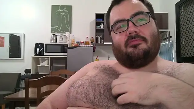 Snapshot of alexxxbear chatting on February 11, 2025, 12:28 am alexxxbear online show from February 11, 2025, 12:28 am