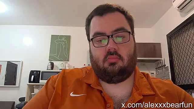 Snapshot of alexxxbear chatting on February 19, 2025, 1:08 am alexxxbear online show from February 19, 2025, 1:08 am