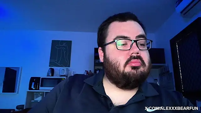 Snapshot of alexxxbear chatting on February 21, 2025, 3:01 am alexxxbear online show from February 21, 2025, 3:01 am